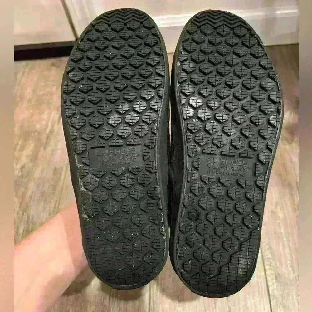 Shoes for Crews Men’s , Size 6 Or Women’s Size 7.5 Black